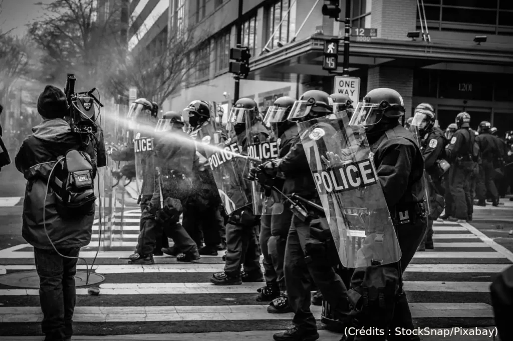 Police, manifestation, attaque