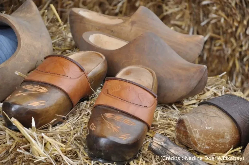 Sabots, paille, nature