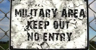 Barrière, no entry, militaire