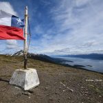Le drapeau du Chili flotte au vent