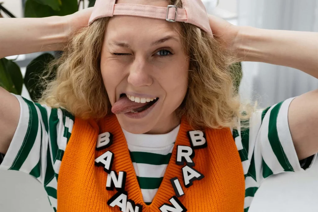 Femme, casquette, brain