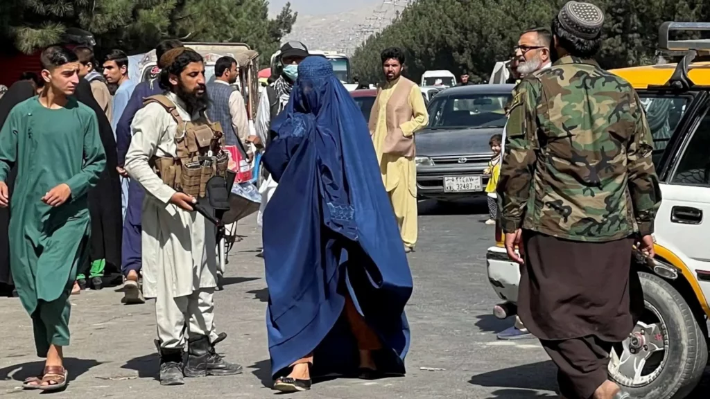 Femme, hijab, talibans